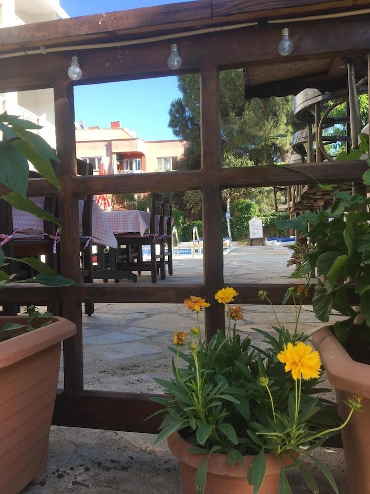 Unver Hotel Marmaris Extérieur photo